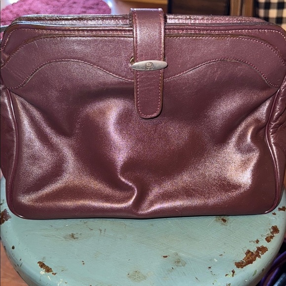 Etienne Aigner Elegant Burgundy Leather Bag - Picture 1 of 16